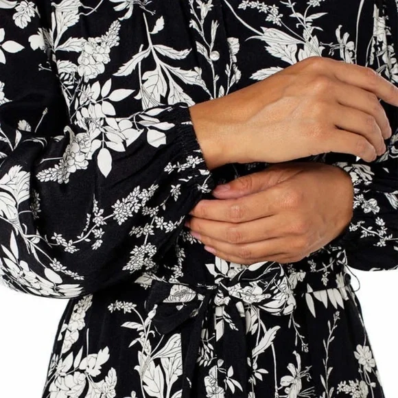 ๐ HP โญ๏ธ Firm Price โญ๏ธ Well Worn Womens' Crepe Dress Long Sleeve Tie Belt Medium - Picture 3 of 9